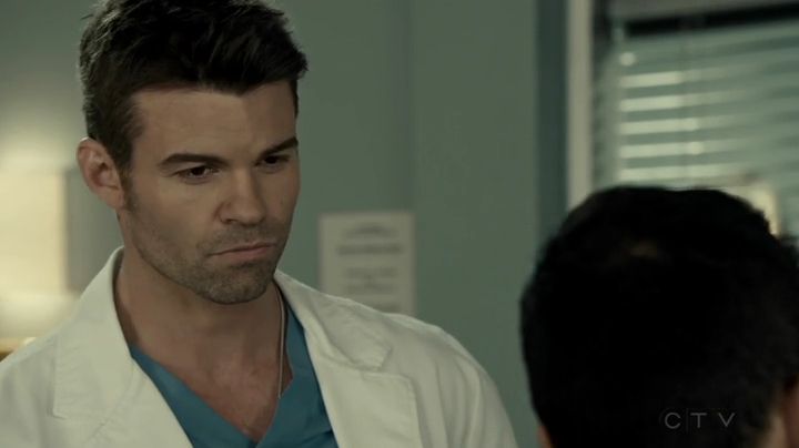 VampireDiariesWorld_dot_nl-SavingHope3x12-775.jpg