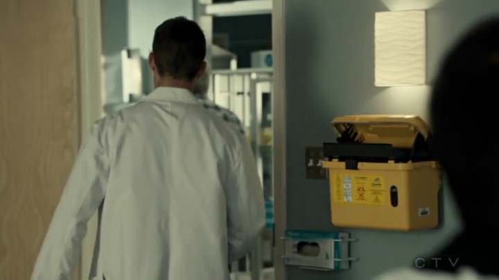 VampireDiariesWorld_dot_nl-SavingHope3x12-778.jpg