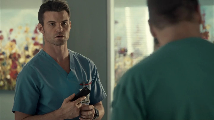 VampireDiariesWorld_dot_nl-SavingHope3x13-117.jpg