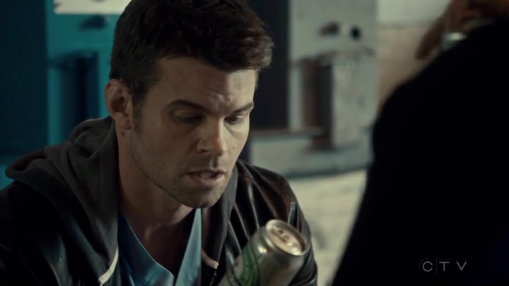 VampireDiariesWorld_dot_nl-SavingHope3x13-2337.jpg