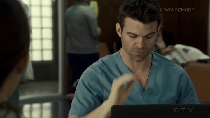 VampireDiariesWorld_dot_nl-SavingHope3x14-023.jpg