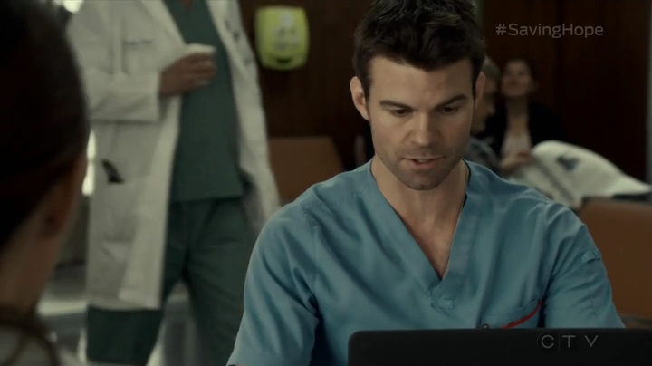 VampireDiariesWorld_dot_nl-SavingHope3x14-024.jpg