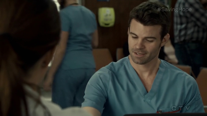 VampireDiariesWorld_dot_nl-SavingHope3x14-049.jpg