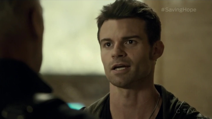 VampireDiariesWorld_dot_nl-SavingHope3x14-355.jpg