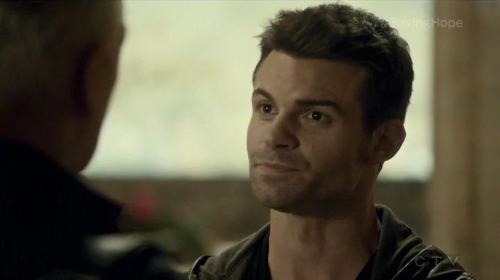 VampireDiariesWorld_dot_nl-SavingHope3x14-360.jpg