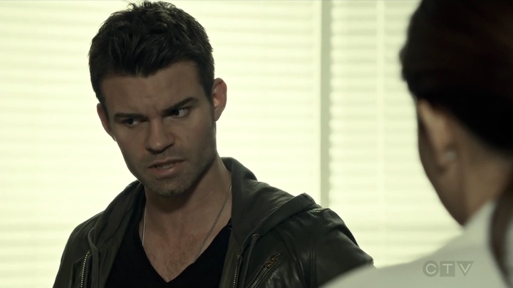 VampireDiariesWorld_dot_nl-SavingHope3x14-898.jpg
