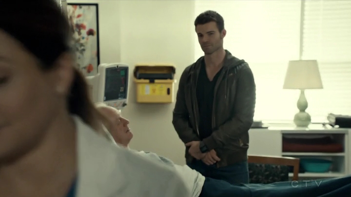 VampireDiariesWorld_dot_nl-SavingHope3x14-924.jpg