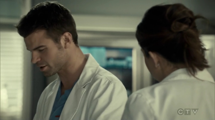 VampireDiariesWorld_dot_nl-SavingHope3x15-1044.jpg