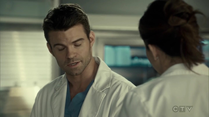 VampireDiariesWorld_dot_nl-SavingHope3x15-1052.jpg