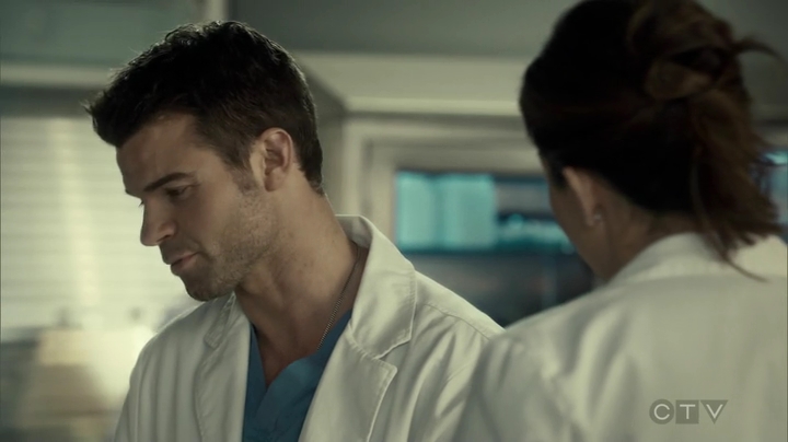 VampireDiariesWorld_dot_nl-SavingHope3x15-1053.jpg