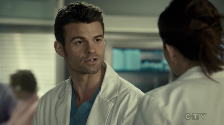 VampireDiariesWorld_dot_nl-SavingHope3x15-1054.jpg