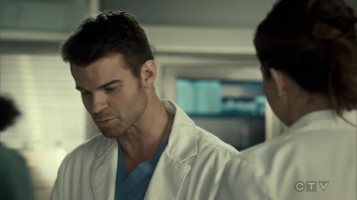 VampireDiariesWorld_dot_nl-SavingHope3x15-1057.jpg