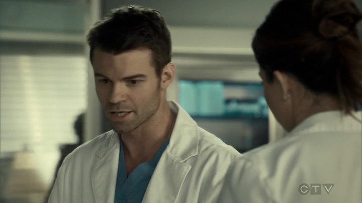 VampireDiariesWorld_dot_nl-SavingHope3x15-1058.jpg