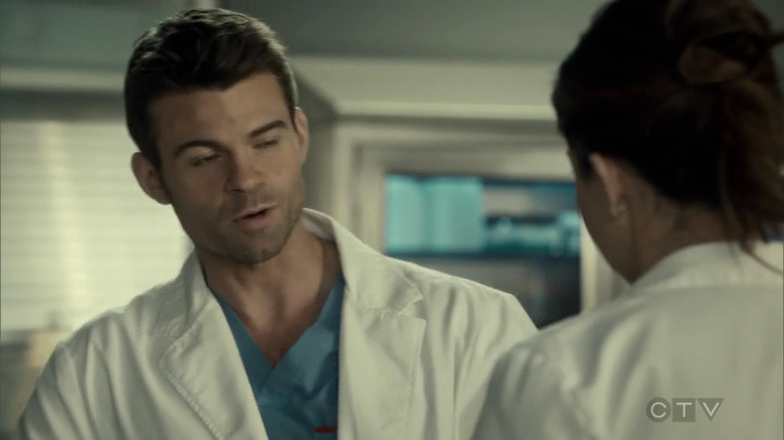 VampireDiariesWorld_dot_nl-SavingHope3x15-1059.jpg