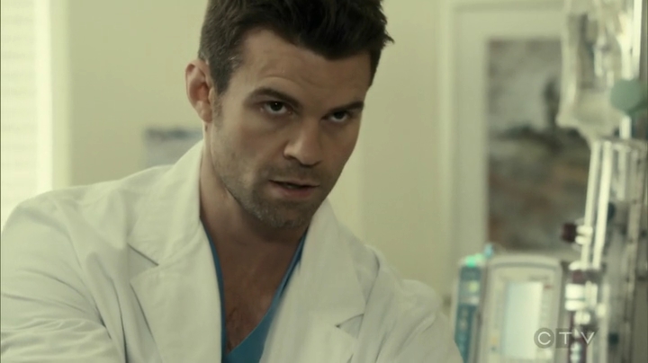 VampireDiariesWorld_dot_nl-SavingHope3x15-1136.jpg