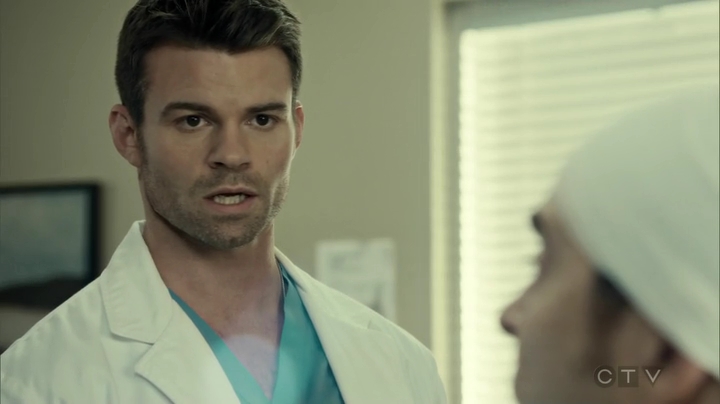 VampireDiariesWorld_dot_nl-SavingHope3x15-1920.jpg