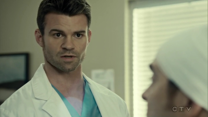VampireDiariesWorld_dot_nl-SavingHope3x15-1924.jpg