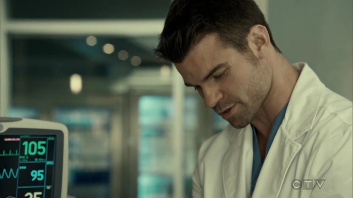 VampireDiariesWorld_dot_nl-SavingHope3x15-568.jpg