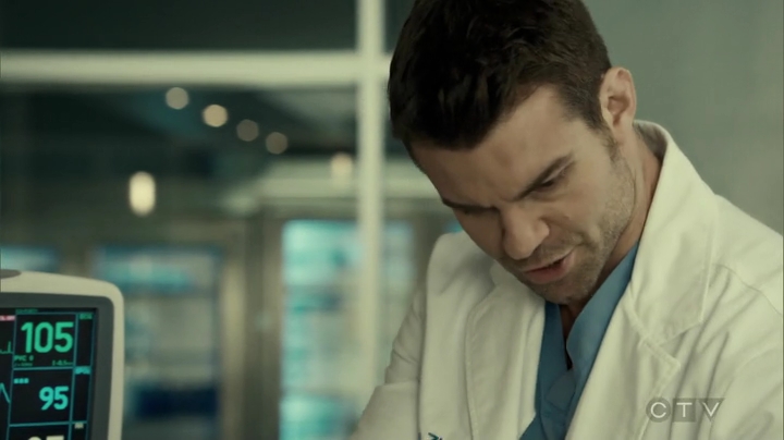 VampireDiariesWorld_dot_nl-SavingHope3x15-577.jpg