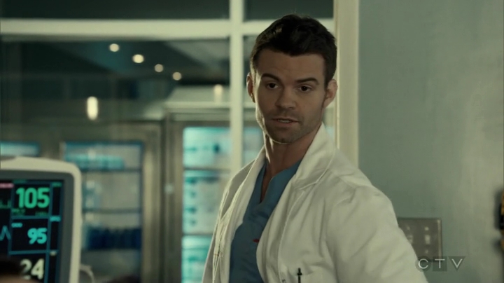 VampireDiariesWorld_dot_nl-SavingHope3x15-580.jpg