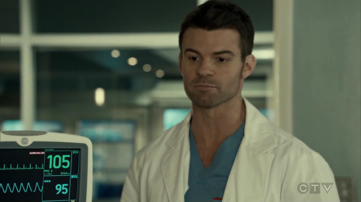 VampireDiariesWorld_dot_nl-SavingHope3x15-586.jpg