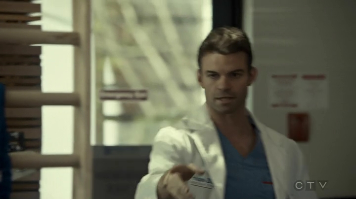 VampireDiariesWorld_dot_nl-SavingHope3x16-1028.jpg