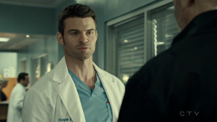 VampireDiariesWorld_dot_nl-SavingHope3x16-1661.jpg