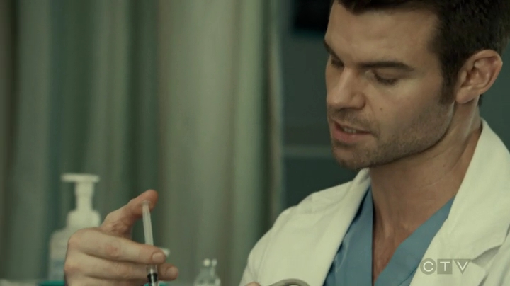 VampireDiariesWorld_dot_nl-SavingHope3x16-1706.jpg