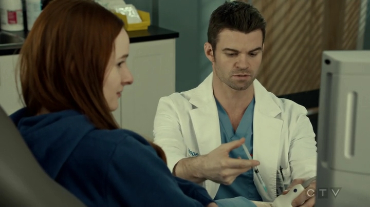 VampireDiariesWorld_dot_nl-SavingHope3x16-1716.jpg