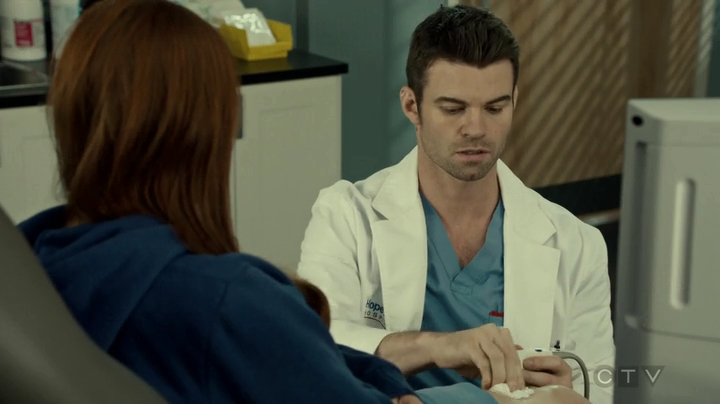 VampireDiariesWorld_dot_nl-SavingHope3x16-1726.jpg