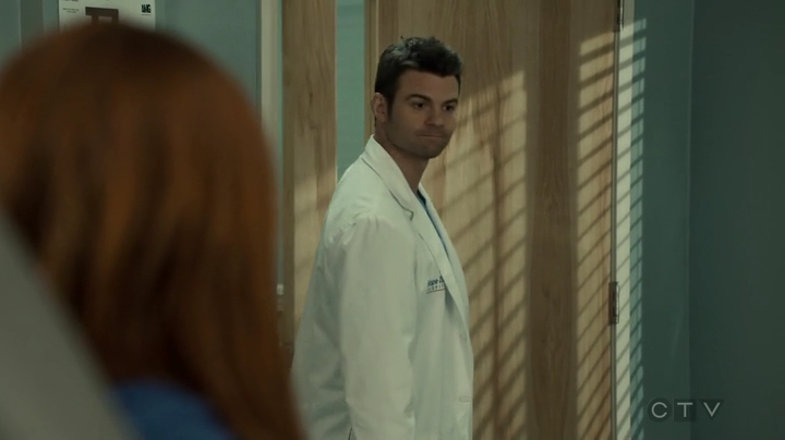 VampireDiariesWorld_dot_nl-SavingHope3x16-1775.jpg