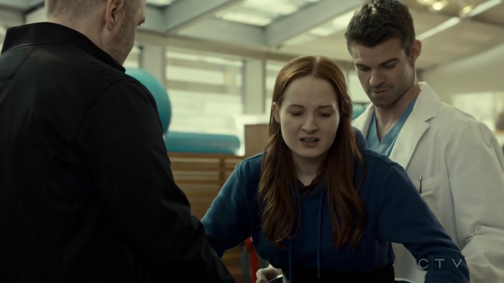 VampireDiariesWorld_dot_nl-SavingHope3x16-2124.jpg