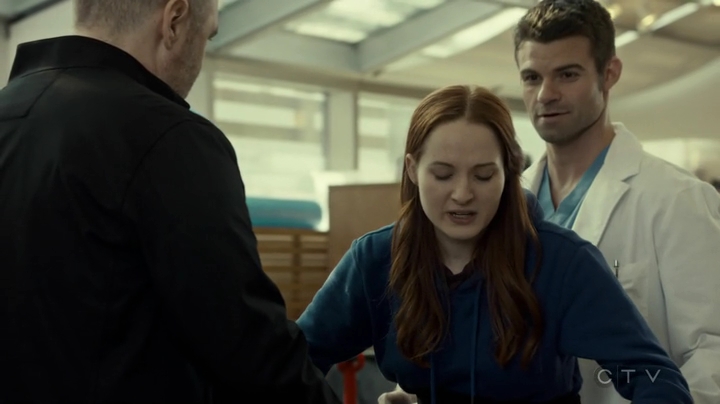 VampireDiariesWorld_dot_nl-SavingHope3x16-2126.jpg