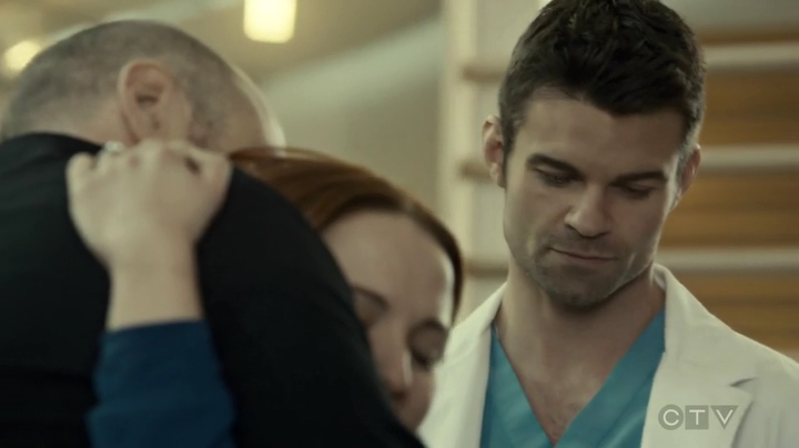 VampireDiariesWorld_dot_nl-SavingHope3x16-2192.jpg