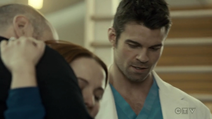 VampireDiariesWorld_dot_nl-SavingHope3x16-2193.jpg