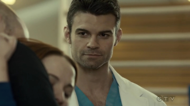 VampireDiariesWorld_dot_nl-SavingHope3x16-2195.jpg