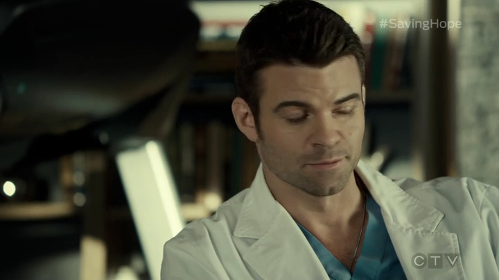 VampireDiariesWorld_dot_nl-SavingHope3x16-306.jpg