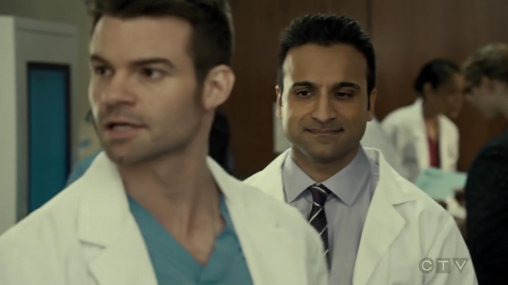 VampireDiariesWorld_dot_nl-SavingHope3x16-323.jpg