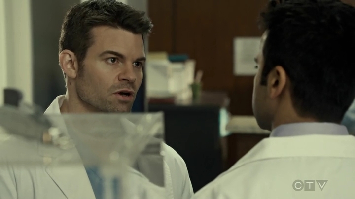 VampireDiariesWorld_dot_nl-SavingHope3x16-351.jpg