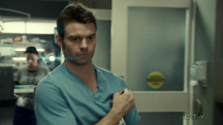 VampireDiariesWorld_dot_nl-SavingHope3x17-076.jpg