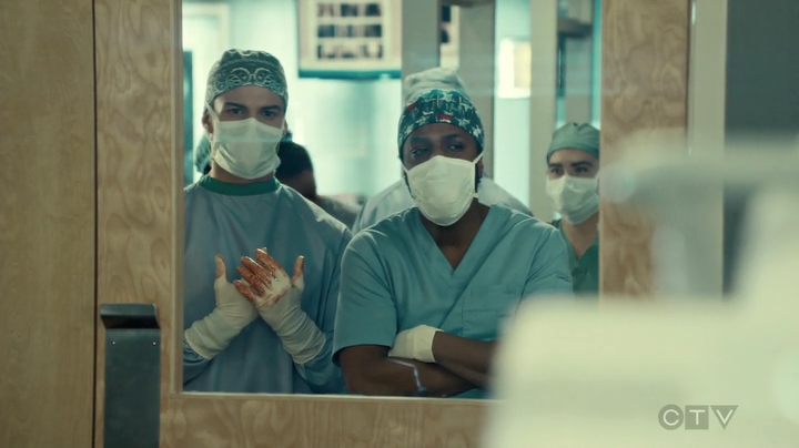 VampireDiariesWorld_dot_nl-SavingHope3x17-1040.jpg