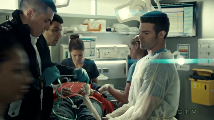 VampireDiariesWorld_dot_nl-SavingHope3x17-142.jpg