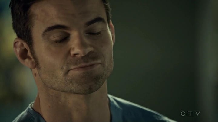 VampireDiariesWorld_dot_nl-SavingHope3x17-2484.jpg