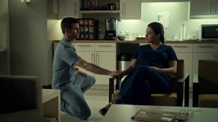 VampireDiariesWorld_dot_nl-SavingHope3x17-2487.jpg