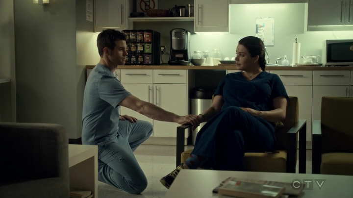 VampireDiariesWorld_dot_nl-SavingHope3x17-2490.jpg