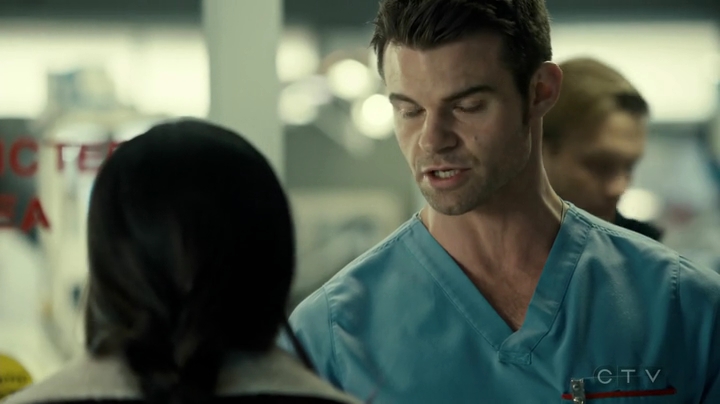 VampireDiariesWorld_dot_nl-SavingHope3x17-321.jpg