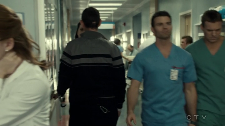 VampireDiariesWorld_dot_nl-SavingHope3x18-102.jpg