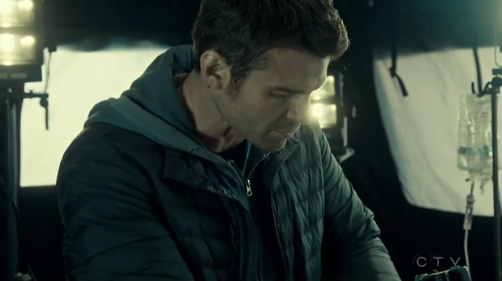 VampireDiariesWorld_dot_nl-SavingHope3x18-1822.jpg