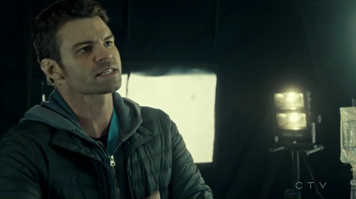 VampireDiariesWorld_dot_nl-SavingHope3x18-1828.jpg