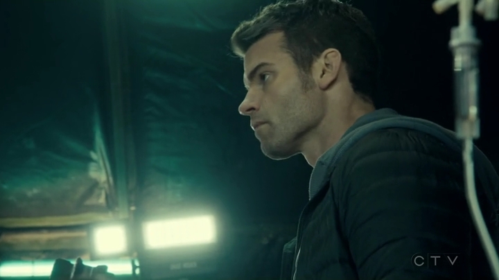 VampireDiariesWorld_dot_nl-SavingHope3x18-1843.jpg